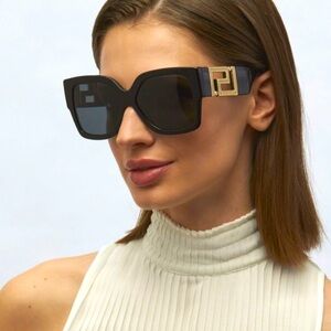 Like New VERSACE sunglasses